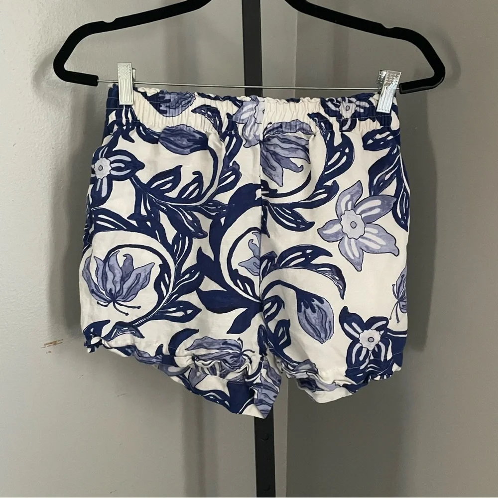 H&M Linen Blend Pull On Shorts Blue and White Floral Size Small